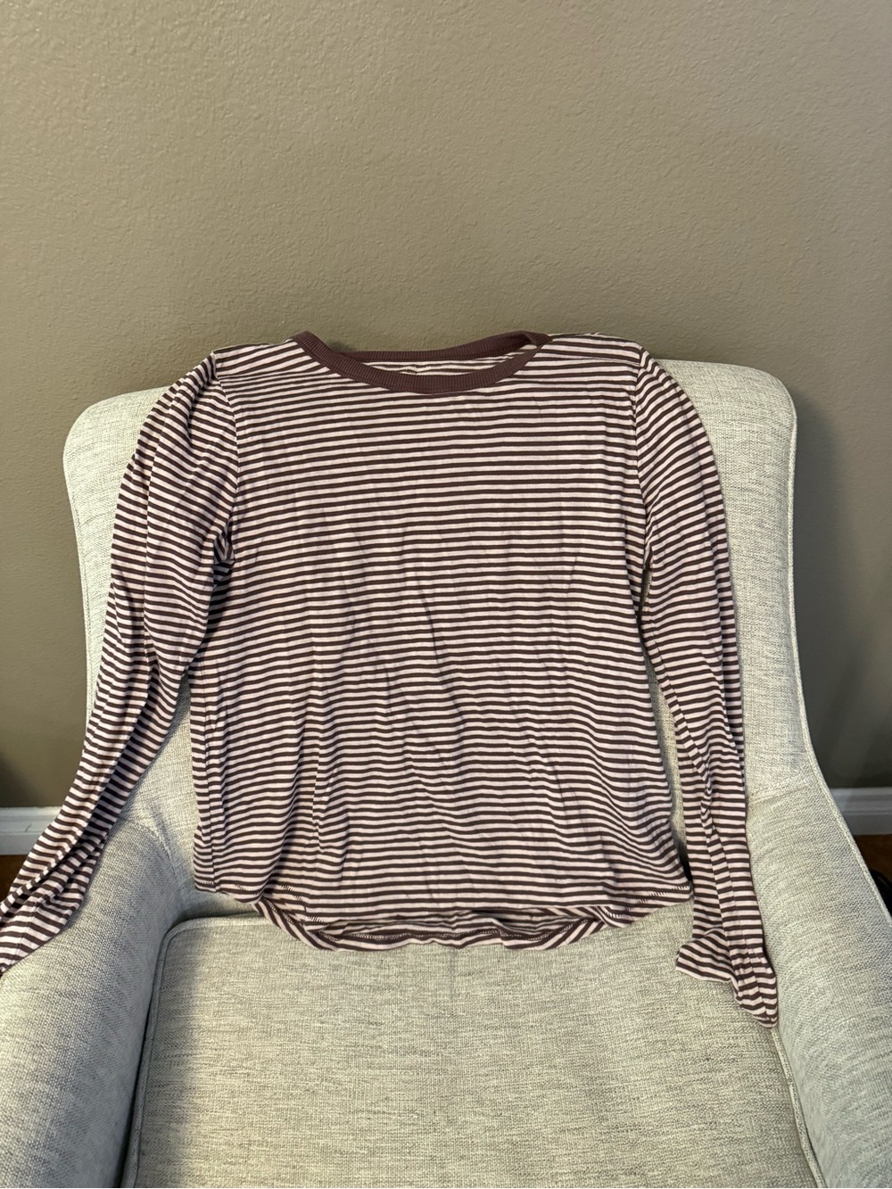 Striped Long-Sleeve Crewneck Top in Mauve and White